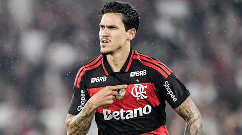 Pedro comemora após abrir o placar para o Flamengo diante do Cruzeiro
