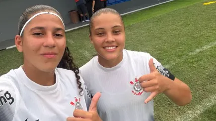 Dulce Maria e Helô Camargo, jogadoras do Corinthians Sub-20