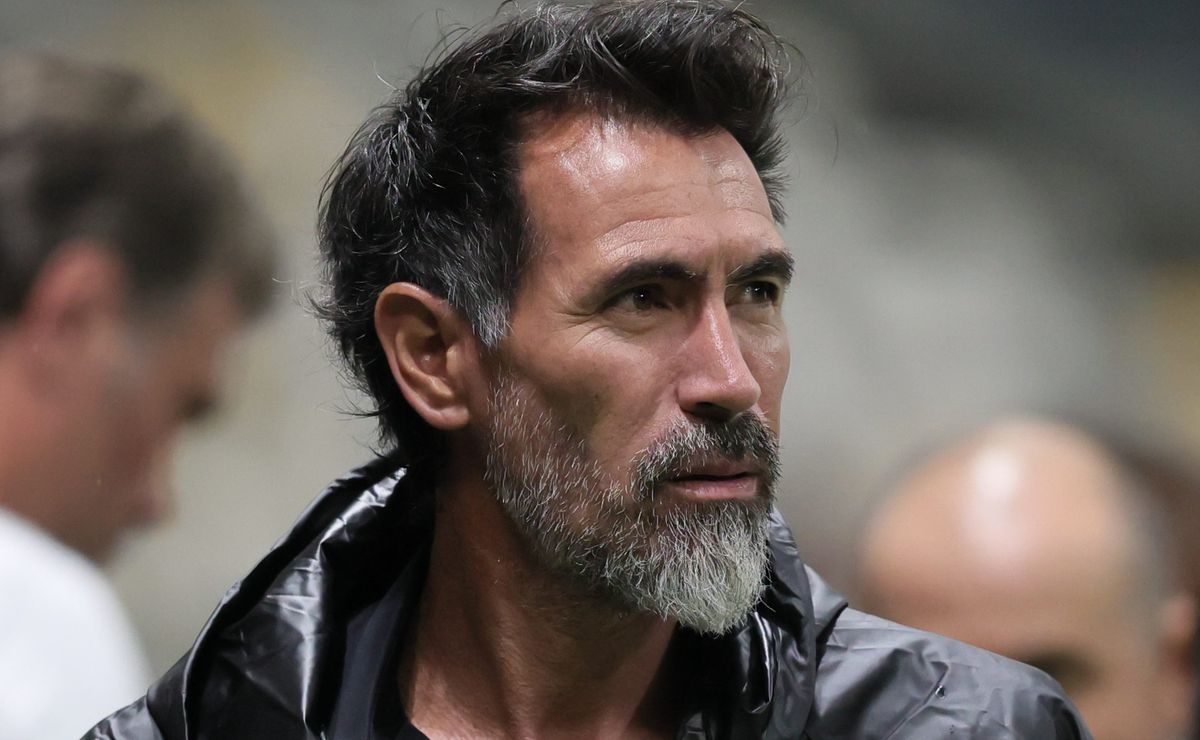 Eduardo Domínguez valoriza defesa e mudança de postura, mas pede evolução do Atlético-MG na temporada