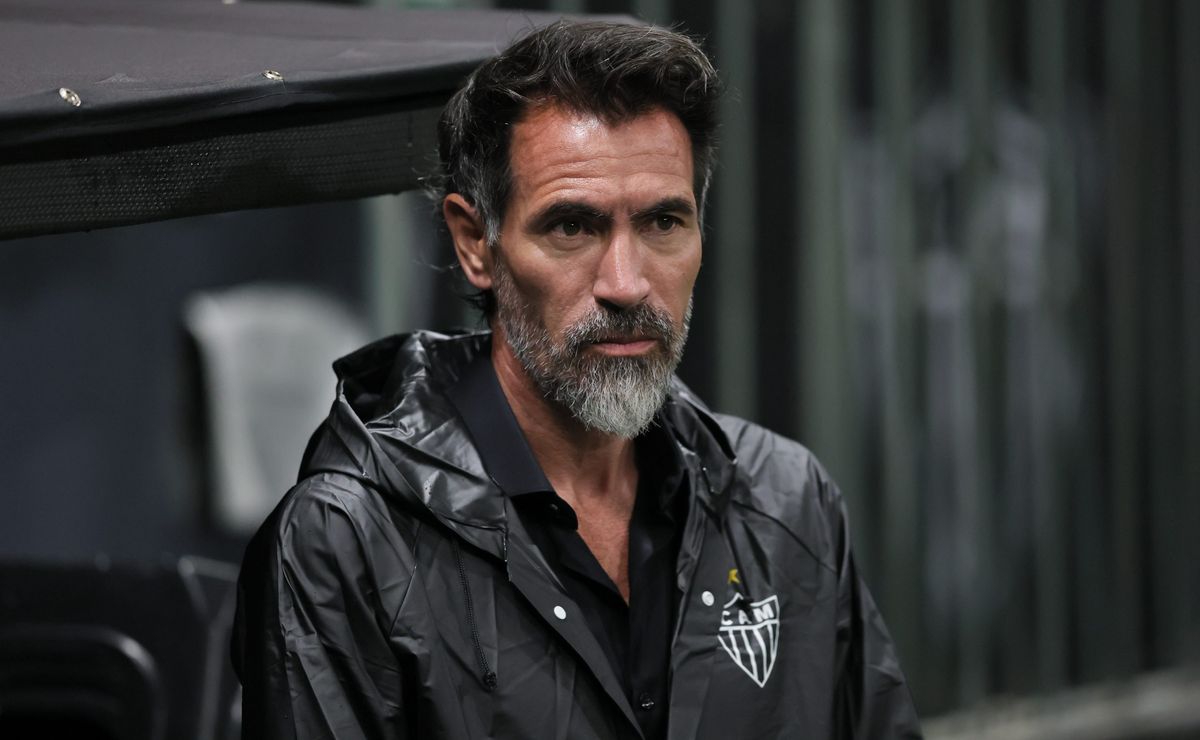Eduardo Domínguez prega cautela sobre retorno de Lyanco ao Atlético-MG: “Precisa de ritmo”