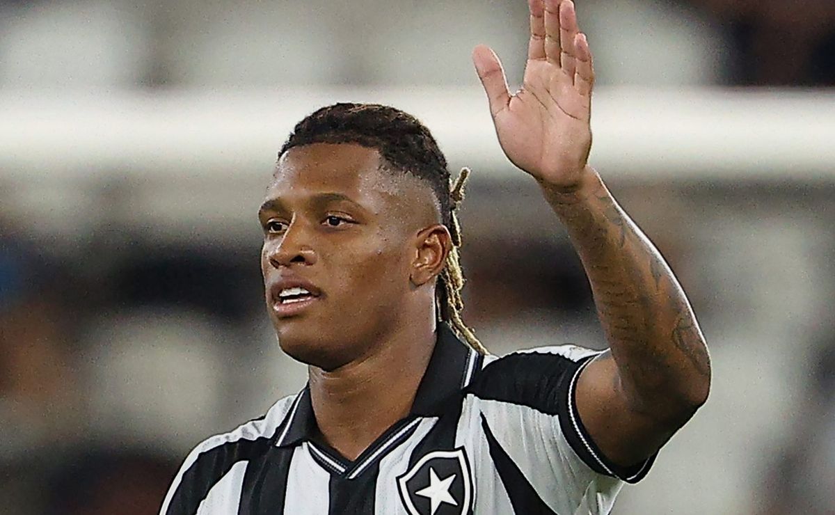 Volta de Danilo ao Palmeiras continua sendo desejo da Leila Pereira e Botafogo quer mais de R$ 132 milhões