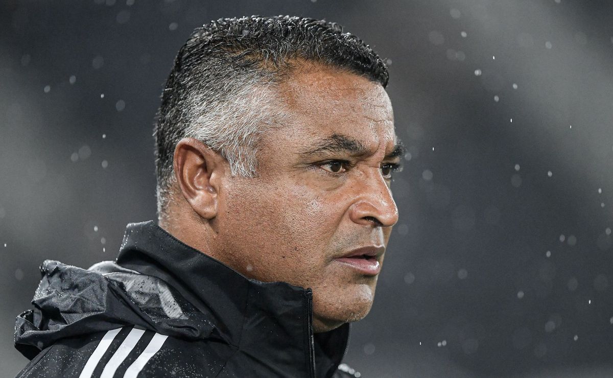 Roger Machado custa menos da metade de Crespo e São Paulo reduz gastos com nova comissão