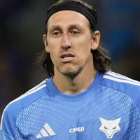 Cássio vira problema após trauma no joelho ser revelado