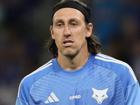 Cássio vira problema após trauma no joelho ser revelado