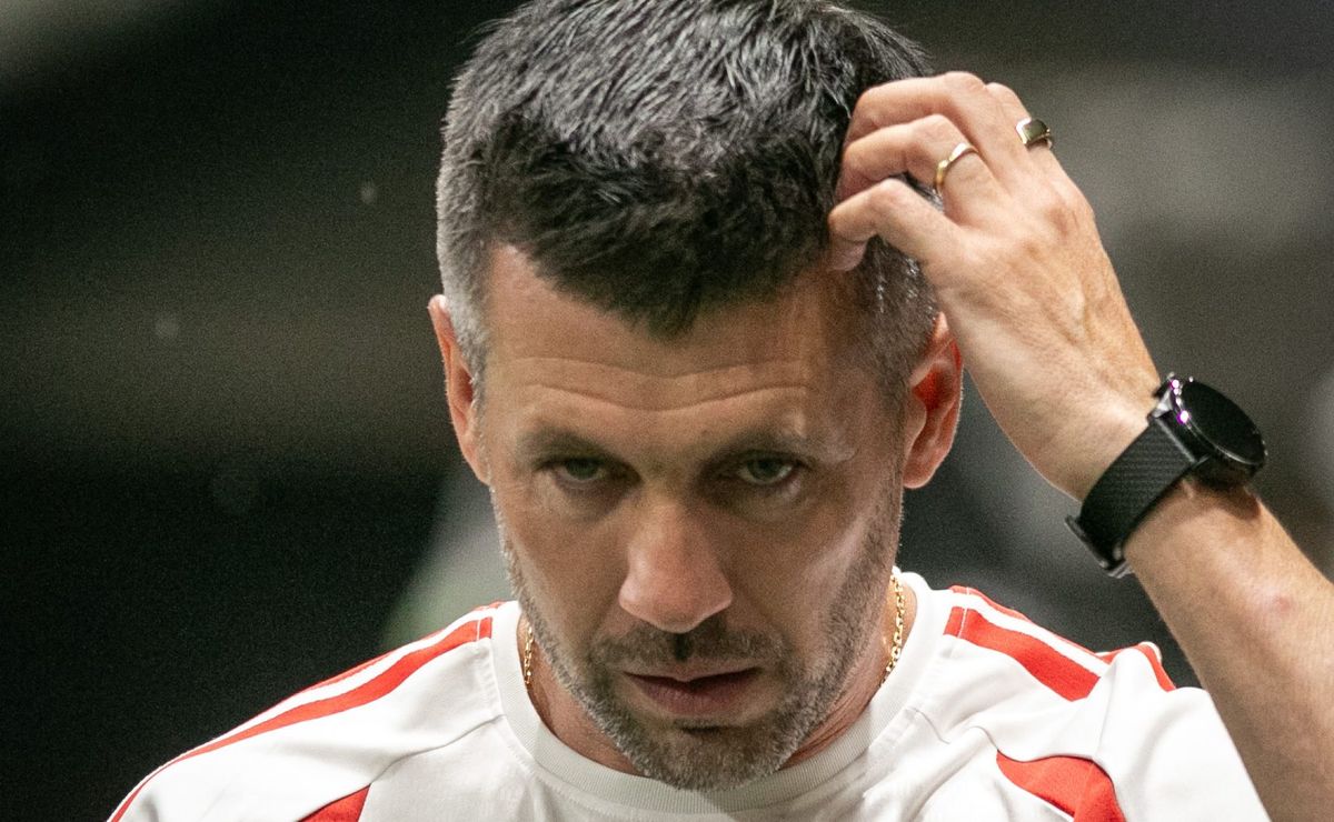 Demissão de Paulo Pezzolano após derrota do Internacional tem decisão e técnico será mantido no cargo