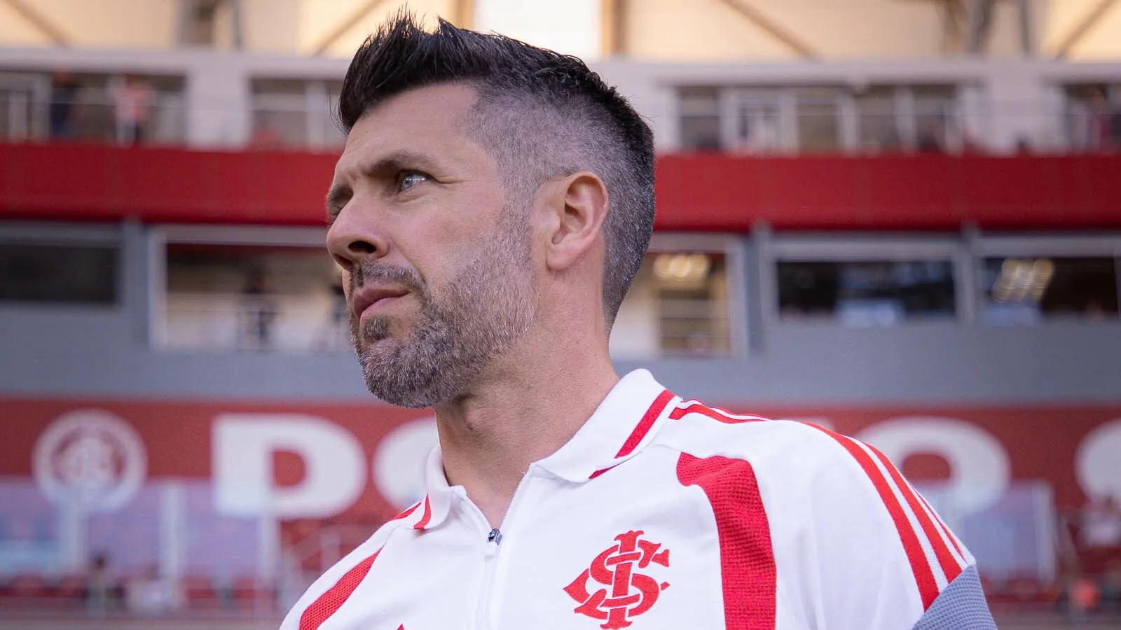 Pezzolano sabe que precisa dar uma resposta - Foto: Maxi Franzoi/AGIF.