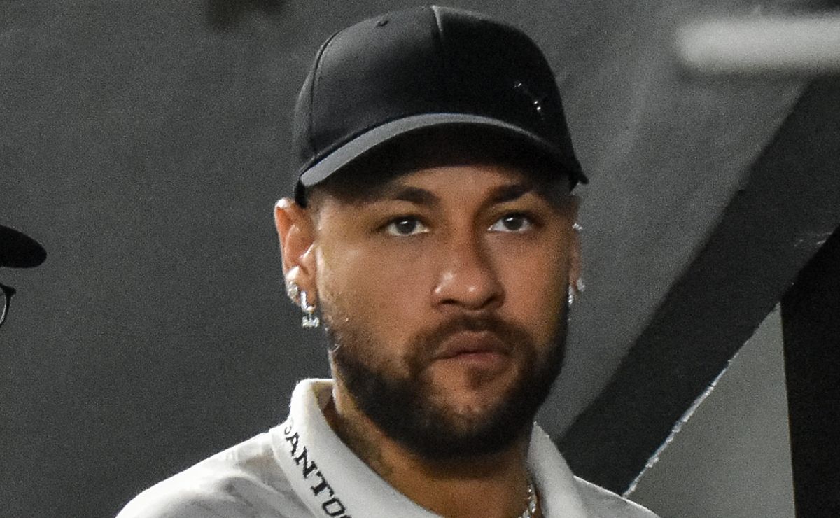 Falcão defende Neymar no Santos e diz que craque evita riscos para chegar 100% à Copa do Mundo de 2026