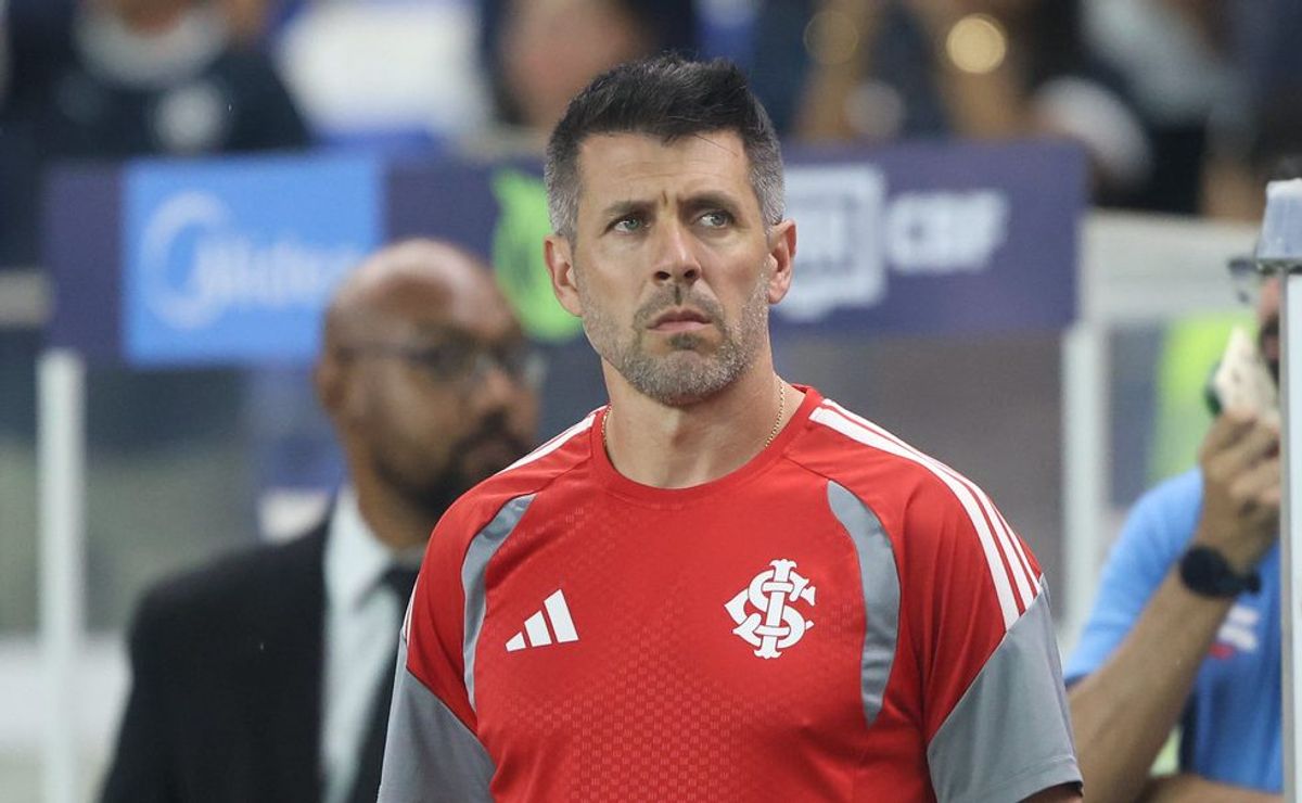 Paulo Pezzolano justifica mudanças no Internacional diante do Atlético-MG no Brasileiro: “Foi pela parte física”