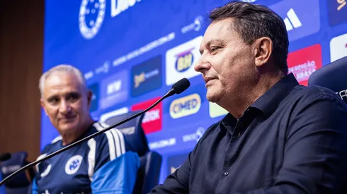 Tite (E) voltou a ser pressionado após derrota para o Flamengo
