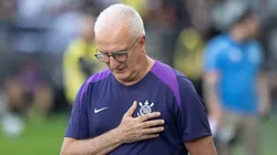 Dorival Júnior segue como técnico do Corinthians.