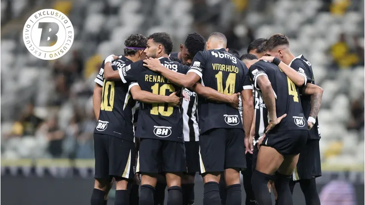Jogadores do Atlético durante entrada em campo para partida contra o Internacional no estádio Arena MRV pelo campeonato Brasileiro A 2026. Foto: Gilson Lobo/AGIF