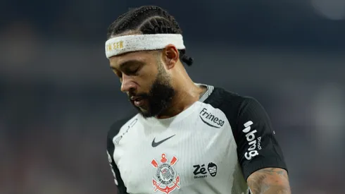 Memphis jogador do Corinthians durante partida contra o Athletico-PR no estadio Arena da Baixada pelo campeonato Brasileiro A 2026. Foto: Paulo De Tarso/AGIF

