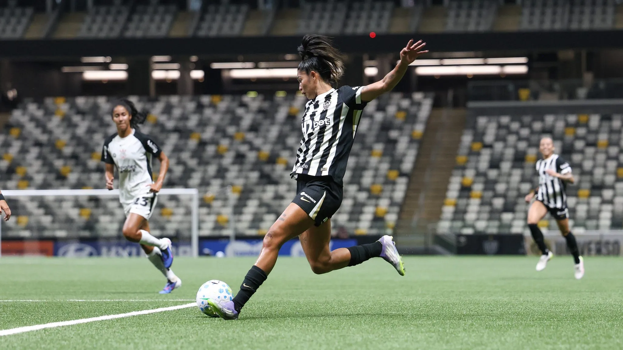 Anny Marabá em campo pelo Atlético-MG