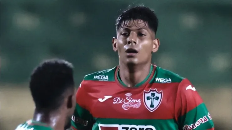 Zé Vitor não deve jogar pelo Santos.