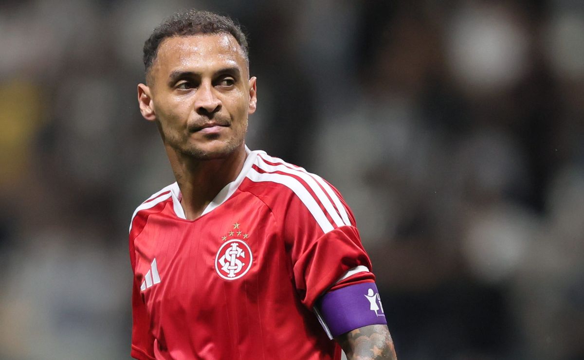 Internacional finaliza mais, mas não tem eficiência ofensiva na derrota para o Atlético-MG pelo Brasileirão