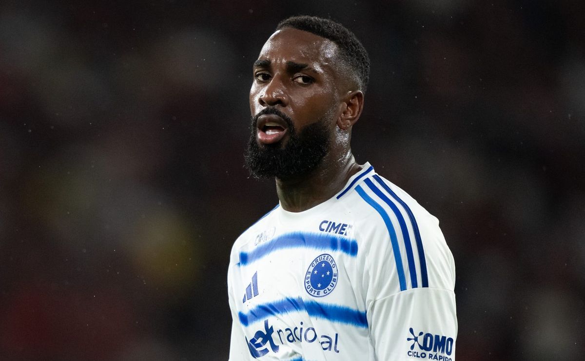 Leitura labial expõe recusa de Gerson à camisa do Flamengo das mãos de Evertton Araújo: “Não dá, irmão”