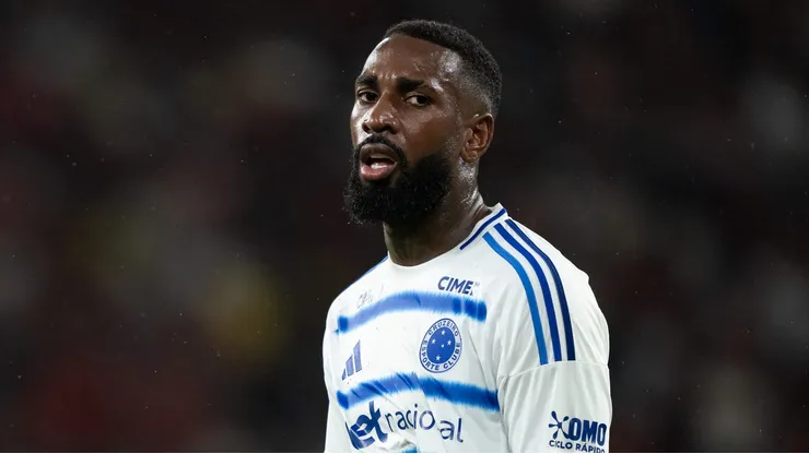 Gerson não ficou com camisa do Flamengo após a derrota do Cruzeiro no Maracanã