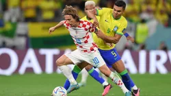 Modric vs Casemiro na Copa de 2022. (Photo by Justin Setterfield/Getty Images)
