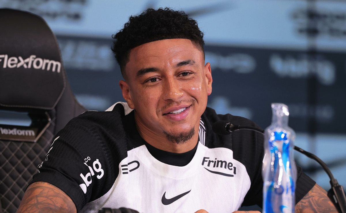 Alicia Klein, colunista do UOL Esporte, detona recepção da Fiel por Jesse Lingard: “Nem jogou”