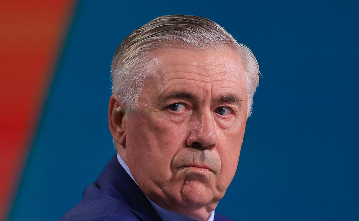 Ancelotti estará acompanhando de perto Botafogo x Flamengo para observar Paquetá, Pedro e Léo Pereira