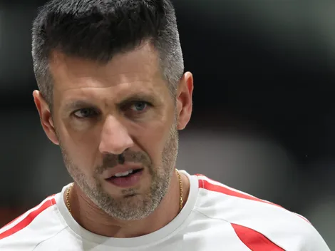 Pezzolano sai em defesa de Bernabei após má fase no Internacional