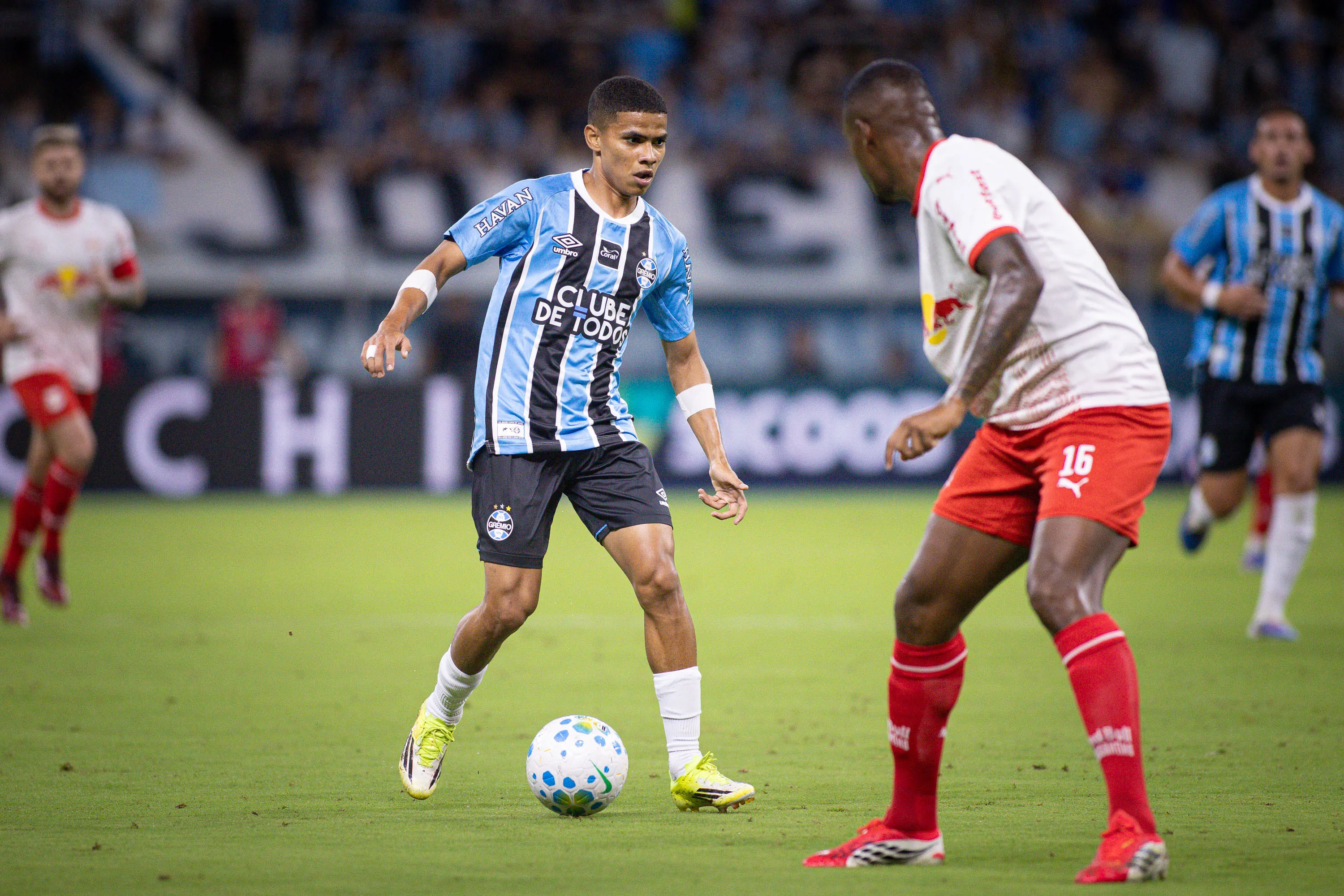 Grêmio x Bragantino. Foto: Maxi Franzoi/AGIF