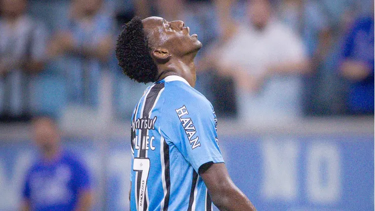 Gabriel Mec jogador do Gremio lamenta durante partida contra o Bragantino no estadio Arena do Gremio pelo campeonato Brasileiro A 2026. Foto: Maxi Franzoi/AGIF