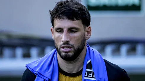 Calleri falou sobre chegada de Roger e mandou recado a Crespo – Foto: Marco Miatelo/AGIF
