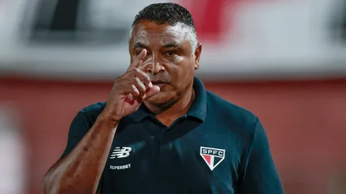 Roger Machado abordou a importância de estrear com vitória – Foto: Marcello Zambrana/AGIF