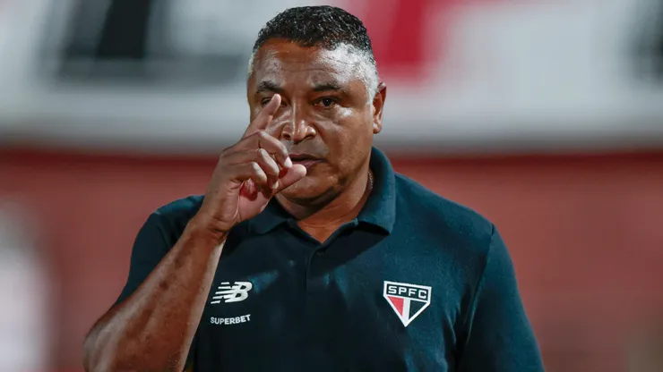 Roger Machado abordou a importância de estrear com vitória - Foto: Marcello Zambrana/AGIF
