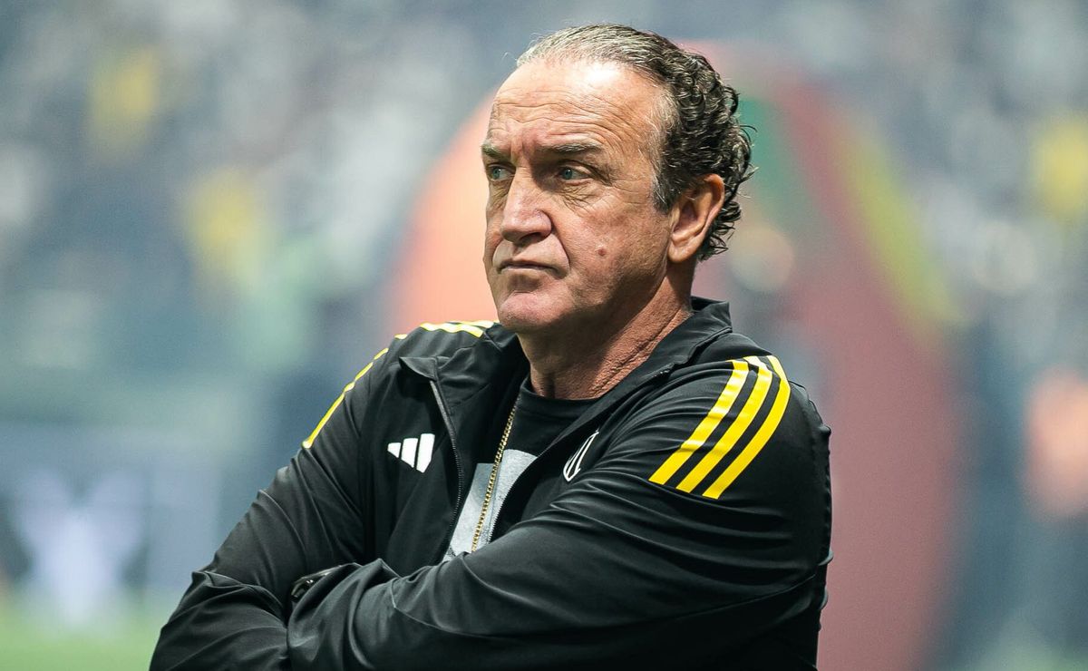 Chegada de Cuca ao Santos para substituir Vojvoda continua em pauta, mesmo com irritação de Marcelo Teixeira por vazamento