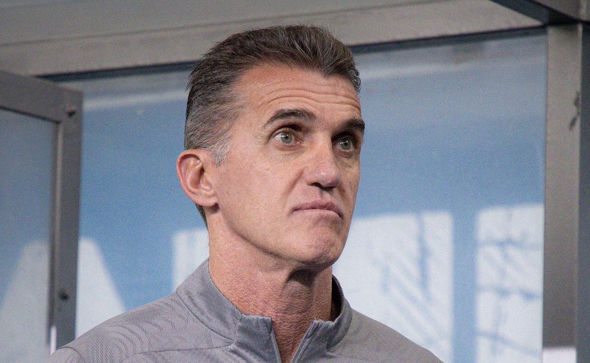 Vagner Mancini cita injustiça em Grêmio x Bragantino e aponta responsável pelo empate: “Gosto amargo”