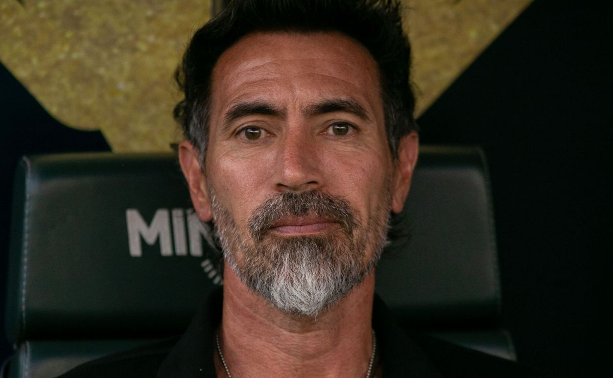 Domínguez faz testes no Atlético-MG e roda elenco em busca do time ideal