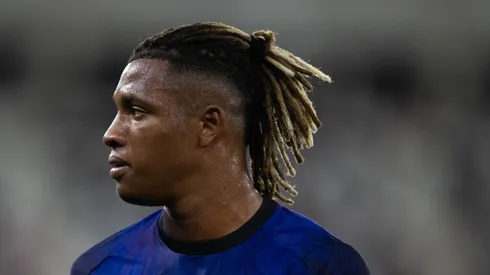 Danilo em campo com a camisa do Botafogo.