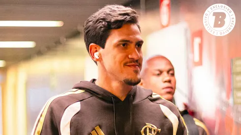 Pedro jogador do Flamengo durante viagem com a delegação