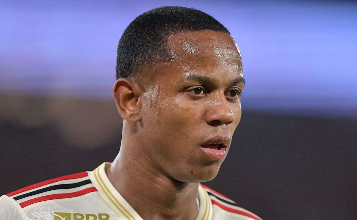 Wallace Yan brilha nos treinos, deixa Leonardo Jardim empolgado e atacante deve ganhar novas chances no Flamengo