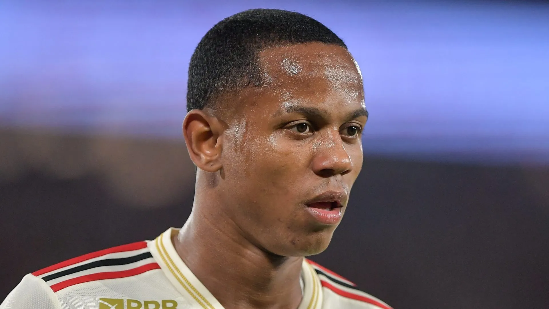 Wallace Yan em campo pelo Flamengo.