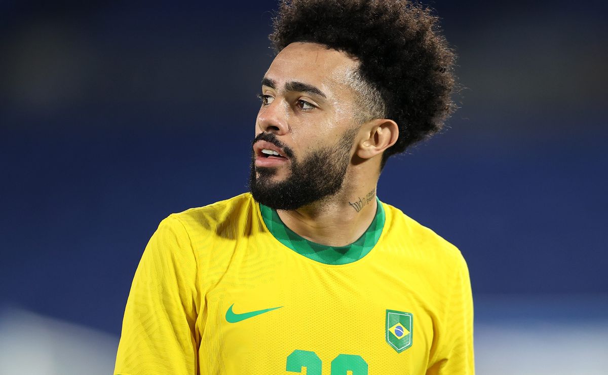 Palmeiras tem interesse na contratação de Claudinho, mas meia não deve fechar com outro clube