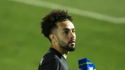 Claudinho com a camisa do Bragantino, clube que ele defendeu no Brasil.