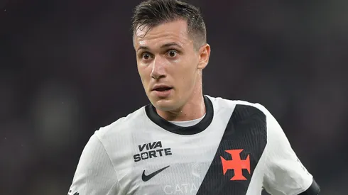 Lateral não vive um bom momento - Foto: Thiago Ribeiro/AGIF.