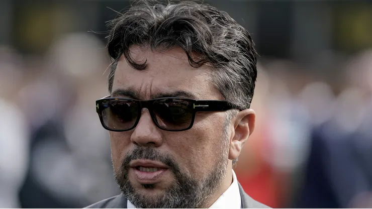 Kia Joorabchian, conhecido no futebol brasileiro, iniciou negociação com Flamengo por diretor Edu Gaspar