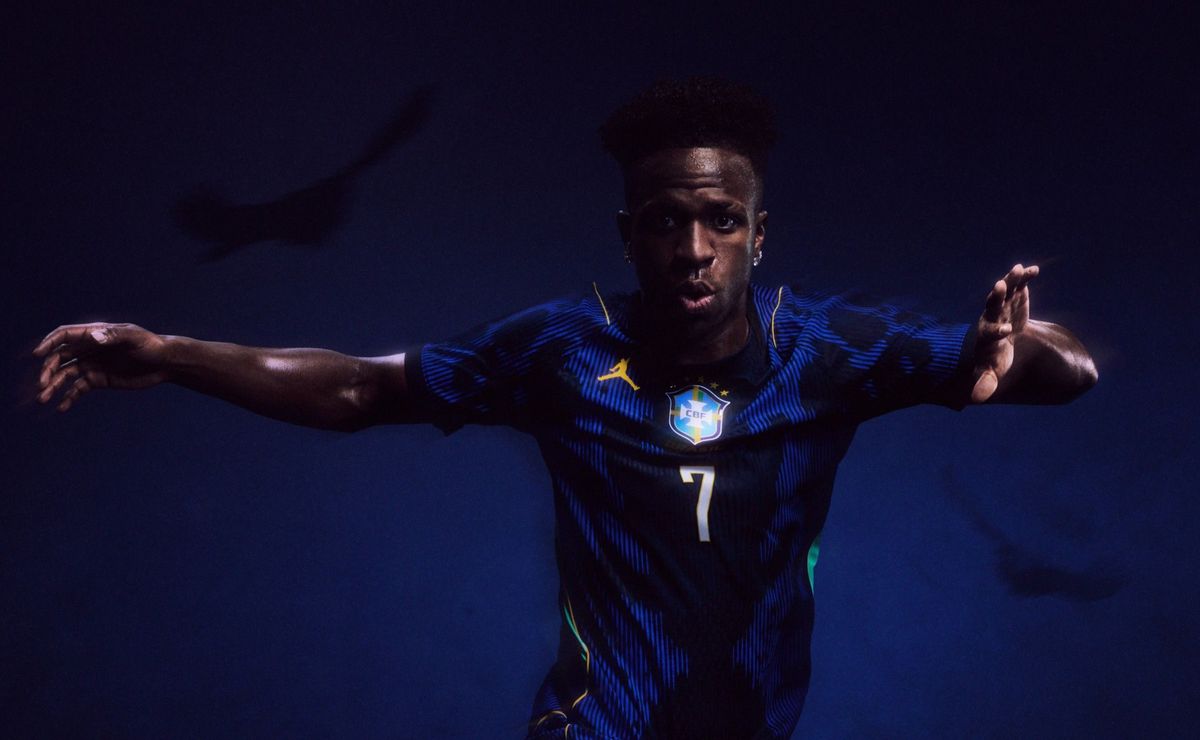Seleção brasileira lança camisa azul com logo de Michael Jordan e vira vitrine global da marca