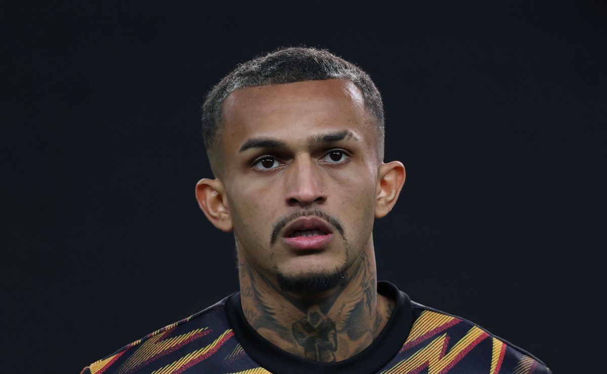 Wesley, campeão pelo Flamengo, entra na mira do Barcelona e pode render R$ 7 milhões ao CRF