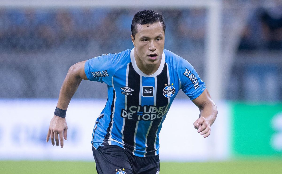 Marlon, lateral do Grêmio, destaca virose como fator principal para mal desempenho contra o RB Bragantino