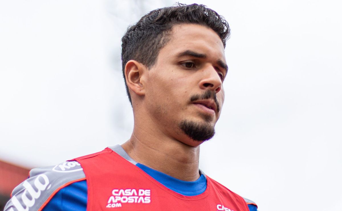Lucas Veríssimo chega ao Brasil e revela estar pronto para estrear pelo Santos: “Vamos deixar eles verem”
