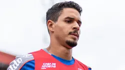 Zagueiro chega com moral - Foto: Rebeca Reis/AGIF.