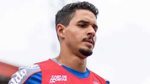 Zagueiro chega com moral - Foto: Rebeca Reis/AGIF.