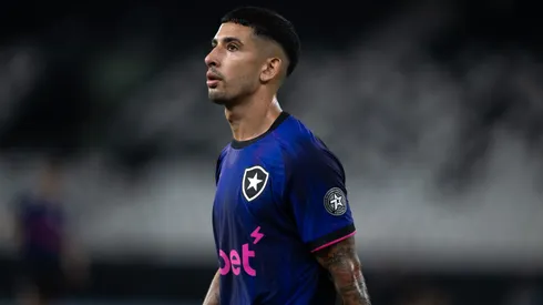 Santi Rodriguez jogador do Botafogo durante partida contra o Bangu no estadio Engenhao pelo campeonato Carioca 2026. Foto: Jorge Rodrigues/AGIF