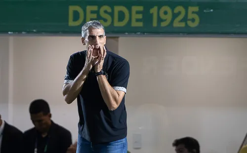 Vojvoda durante o confronto com o Mirassol. Foto: Joisel Amaral/AGIF