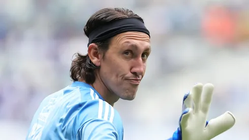 Cassio jogador do Cruzeiro durante aquecimento antes da partida contra o Fluminense no estadio Mineirao pelo campeonato Brasileiro A 2025. Foto: Gilson Lobo/AGIF